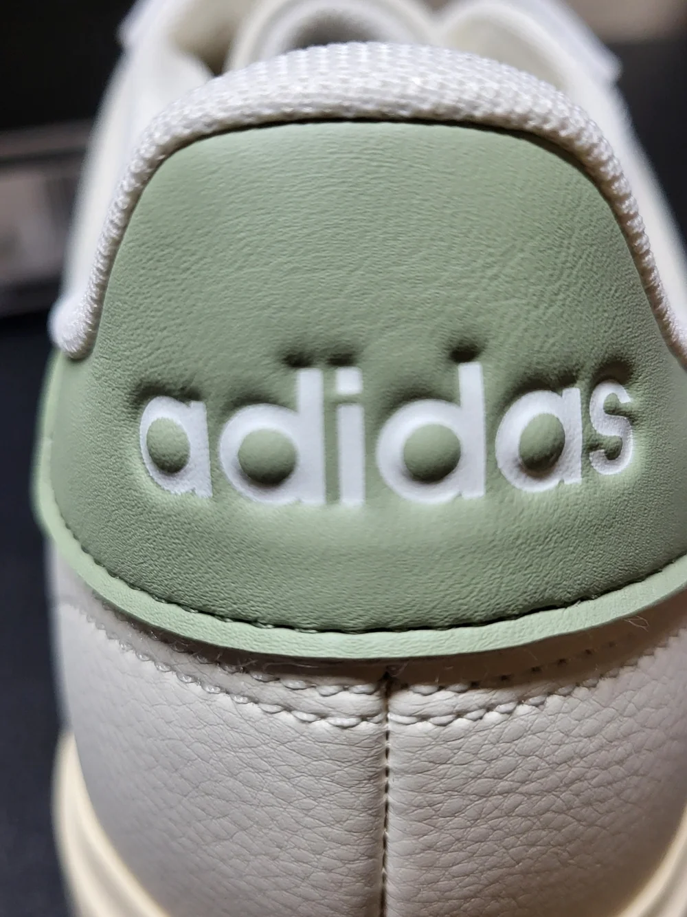 *NEW* Adidas Grand Court 2.0 White Green Size Men's 11.5 Women's 12.5 JS1736